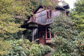 Photograph of Celo Inn, Burnsville