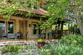 Photograph of Inn on Main Street, Weaverville