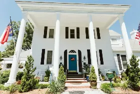 Photograph of Arrowhead Inn Bed and Breakfast, Durham