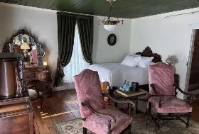 Photograph of Jarrett House, Dillsboro