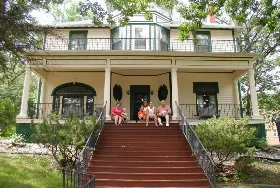 Photograph of President's House Guest Inn, Valley City
