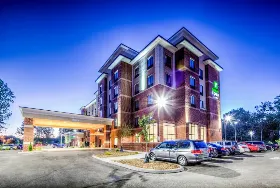Photograph of Holiday Inn Express, Westlake