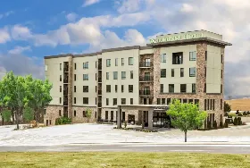 Photograph of The Wallhouse Hotel, Walnut Creek