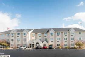 Photograph of Microtel Inn & Suites, North Canton