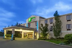 Photograph of Holiday Inn Express, Alliance