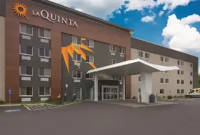 Photograph of La Quinta Inn & Suites, Cleveland
