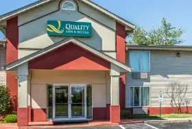 Photograph of Quality Inn, Franklin