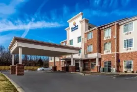 Photograph of Comfort Inn & Suites, Dayton