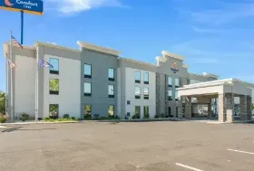 Photograph of Comfort Inn, Grove City