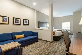 Photograph of Comfort Suites, Grove City