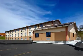 Photograph of Super 8, Saint Clairsville