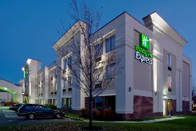 Photograph of Holiday Inn Express, Grove City