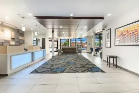 Photograph of Holiday Inn Express, Columbus