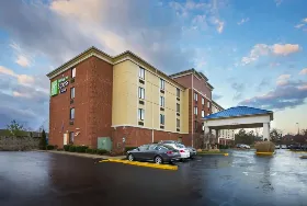 Photograph of Holiday Inn Express, Gahanna