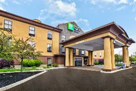 Photograph of Holiday Inn Express, Marysville