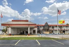 Photograph of Super 8, Perrysburg