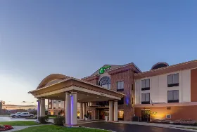 Photograph of Holiday Inn Express, Bowling Green