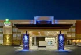 Photograph of Holiday Inn Express, Wapakoneta