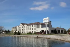 Photograph of Baymont Inn & Suites, Findlay