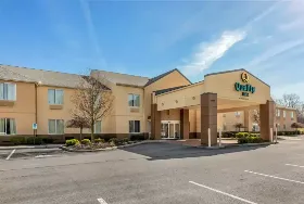 Photograph of Quality Inn & Suites, Sandusky