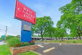 Photograph of Red Carpet Inn, Garfield Heights