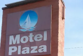 Photograph of Motel Plaza, Vermilion