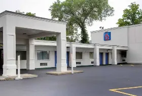 Photograph of Motel 6, Richfield