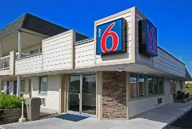 Photograph of Motel 6, Lima