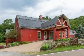 Photograph of The Barn Inn Bed & Breakfast, Millersburg
