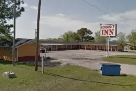 Photograph of Economy Inn, Chouteau