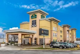 Photograph of La Quinta Inn & Suites, Claremore