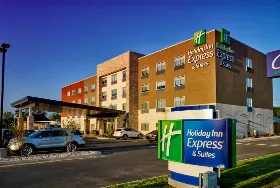 Photograph of Holiday Inn Express, Claremore