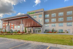 Photograph of Holiday Inn Express, Tulsa