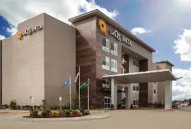 Photograph of La Quinta Inn & Suites, Owasso