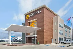 Photograph of La Quinta Inn & Suites, Ponca City