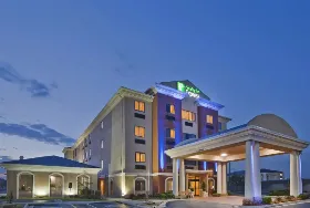Photograph of Holiday Inn Express, Midwest City