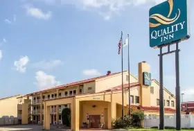 Photograph of Quality Inn, Tulsa