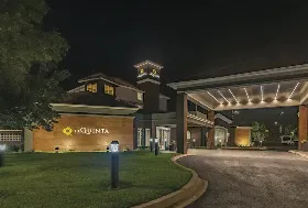 Photograph of La Quinta Inn & Suites, Norman