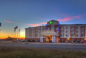 Photograph of Holiday Inn Express, Elk City