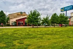 Photograph of Quality Inn, Moore
