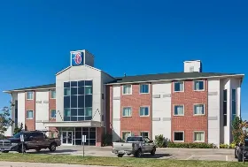 Photograph of Motel 6, Norman