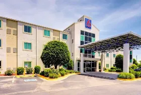 Photograph of Motel 6, El Reno