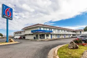 Photograph of Motel 6, Ardmore