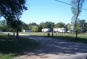 Photograph of Eccentric Duffer Golf Course & Range, Ada
