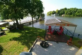 Photograph of Water's Edge RV & Cabin Resort, Vinita