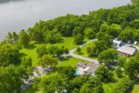 Photograph of Horseshoe Inn & Campground, Adair