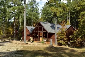 Photograph of White Glove Luxury Cabins, Broken Bow