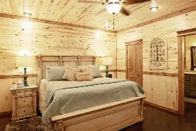 Photograph of Heartpine Hollow Cabins, Hochatown