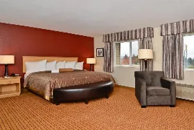 Photograph of Clackamas Inn & Suites, Clackamas