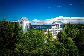 Photograph of Crowne Plaza, Lake Oswego
